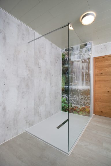 Bodentiefe Dusche nachher